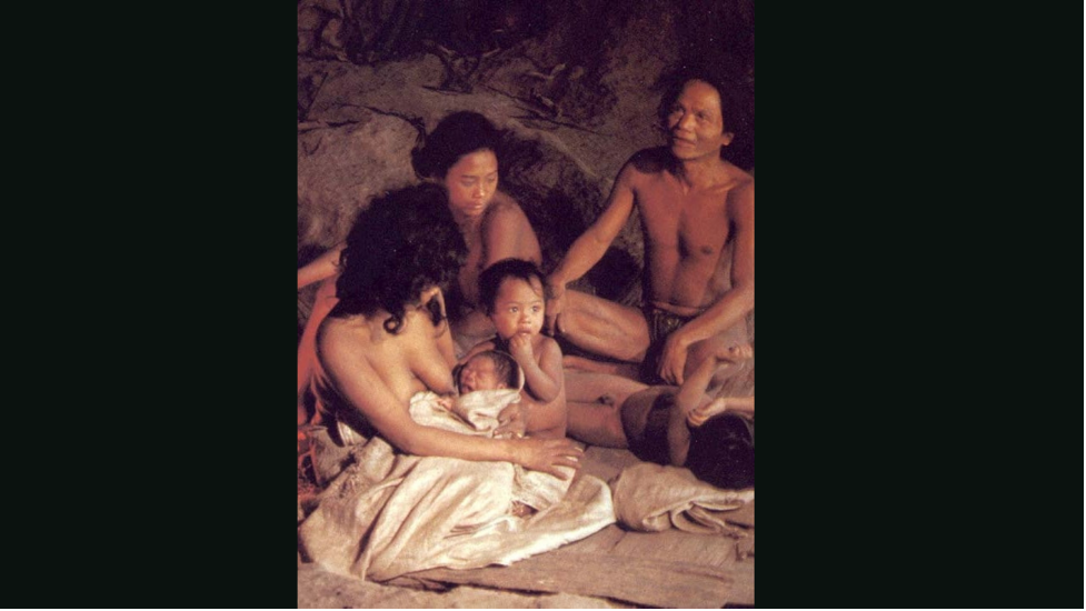 Tasaday Tribe leader Belangan with wife Itet and son Lobo photo from The Australian